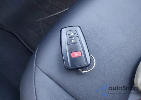 2016 Toyota Prius Three Touring z USA, uszkodzony, nr VIN JTDKARFU9G3522221